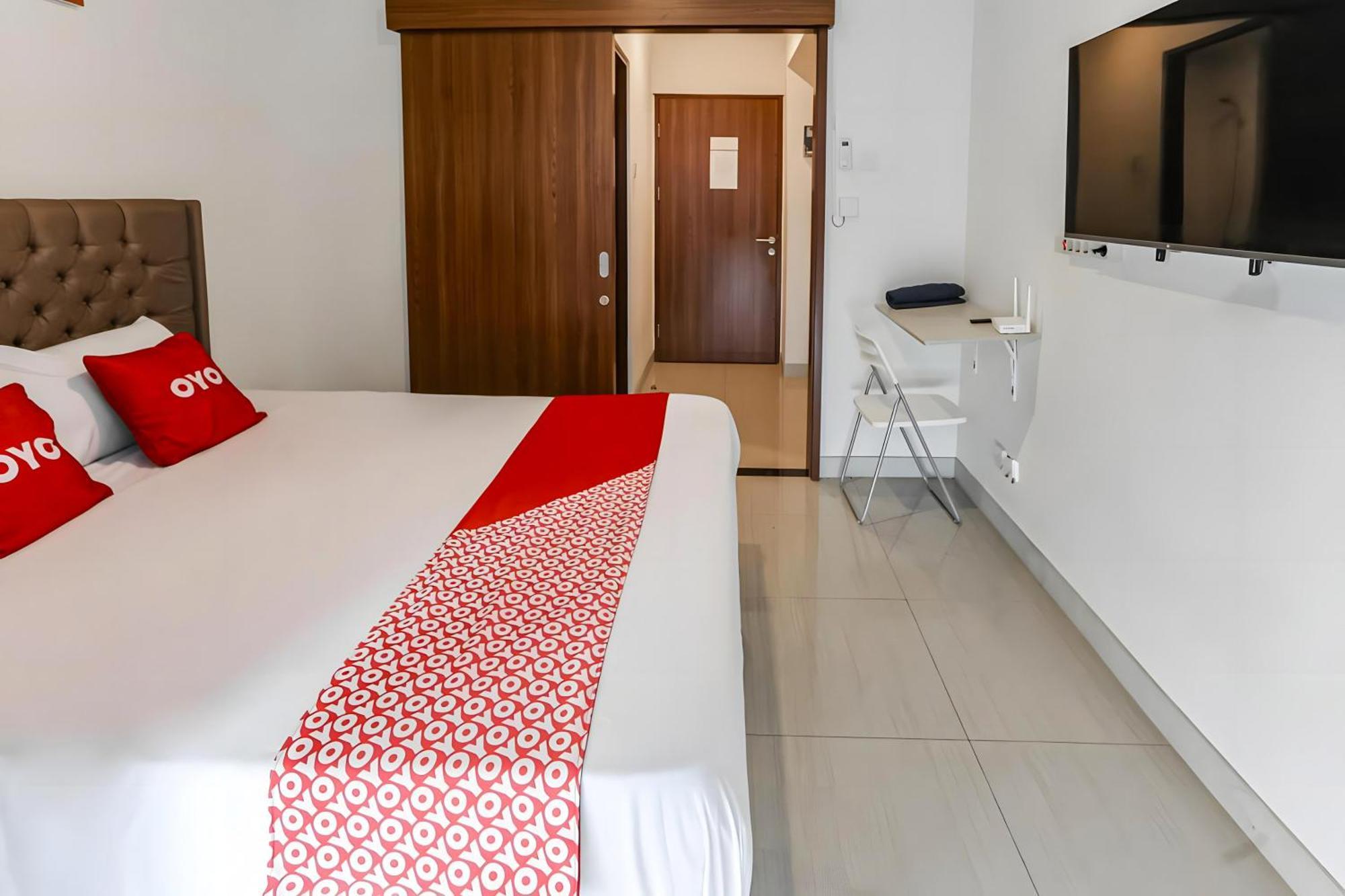 Oyo 93703 F88 Hotel Bekasi Kültér fotó