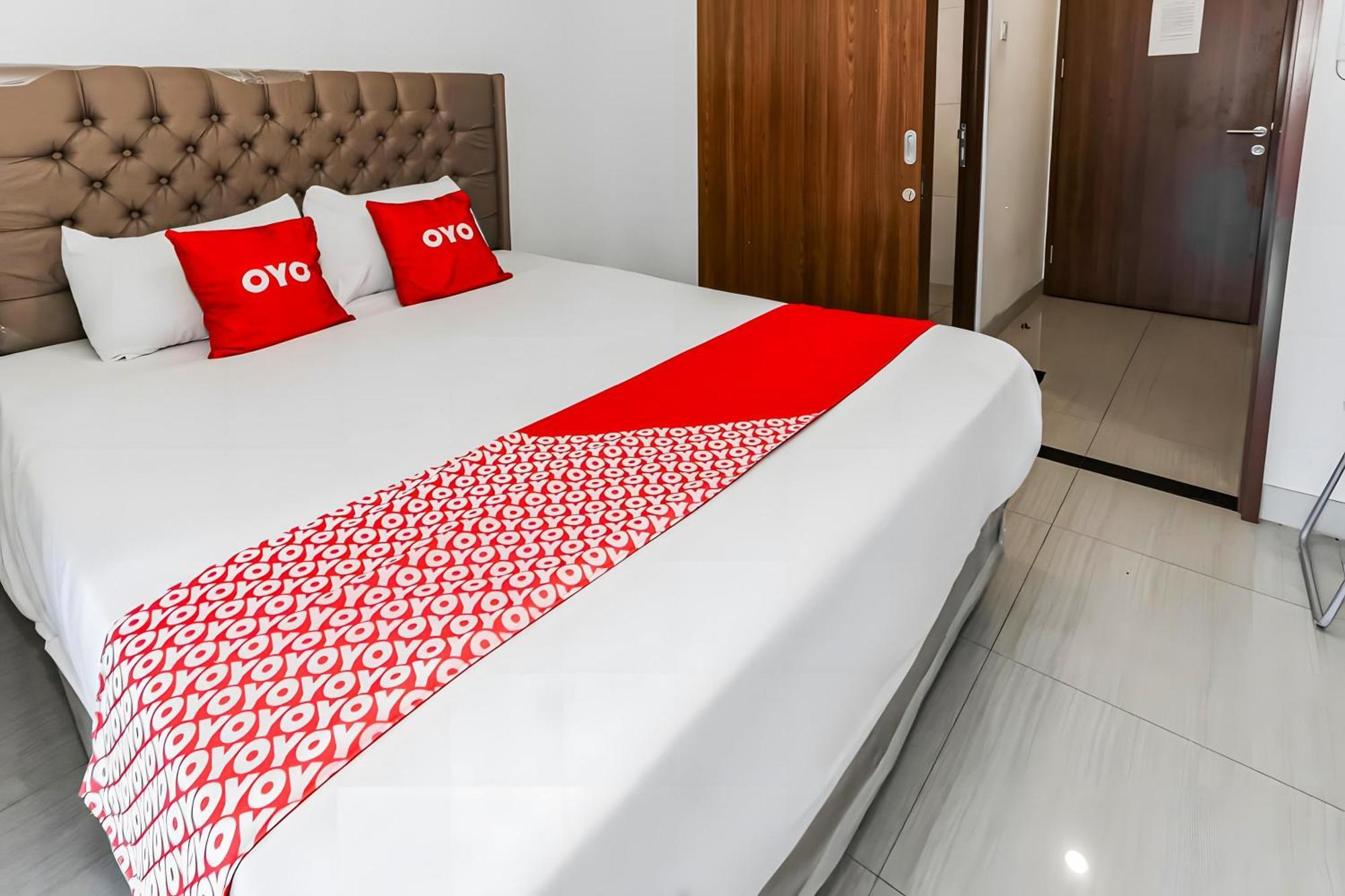 Oyo 93703 F88 Hotel Bekasi Kültér fotó